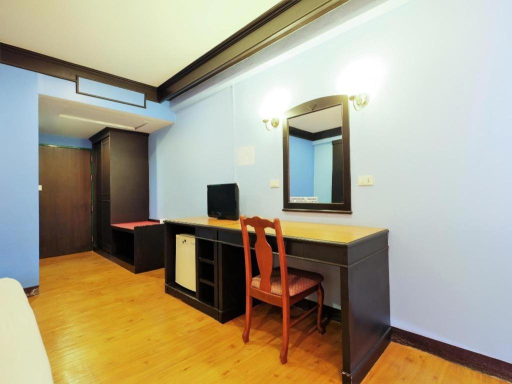 Oyo 565 Trang Hotel Εξωτερικό φωτογραφία