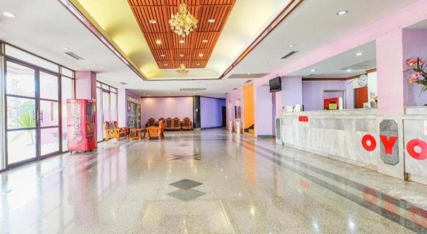 Oyo 565 Trang Hotel Εξωτερικό φωτογραφία