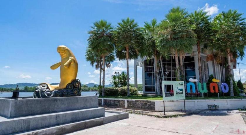 Oyo 565 Trang Hotel Εξωτερικό φωτογραφία