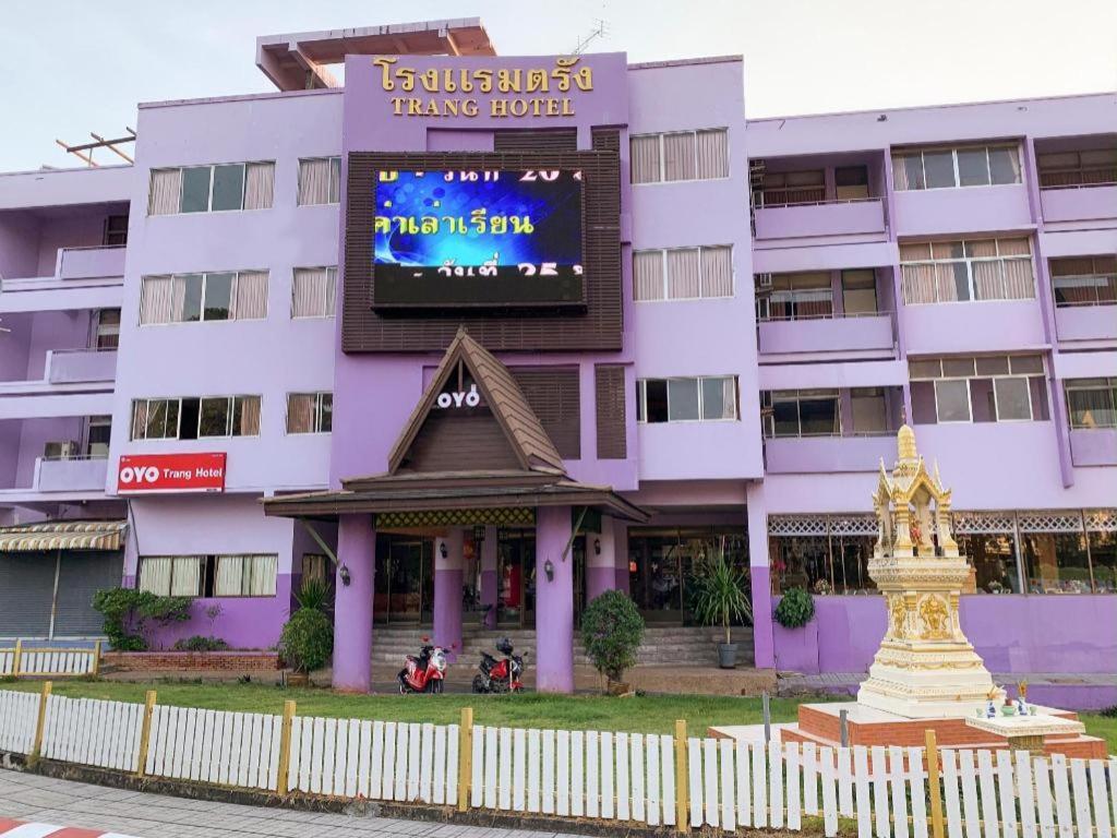 Oyo 565 Trang Hotel Εξωτερικό φωτογραφία