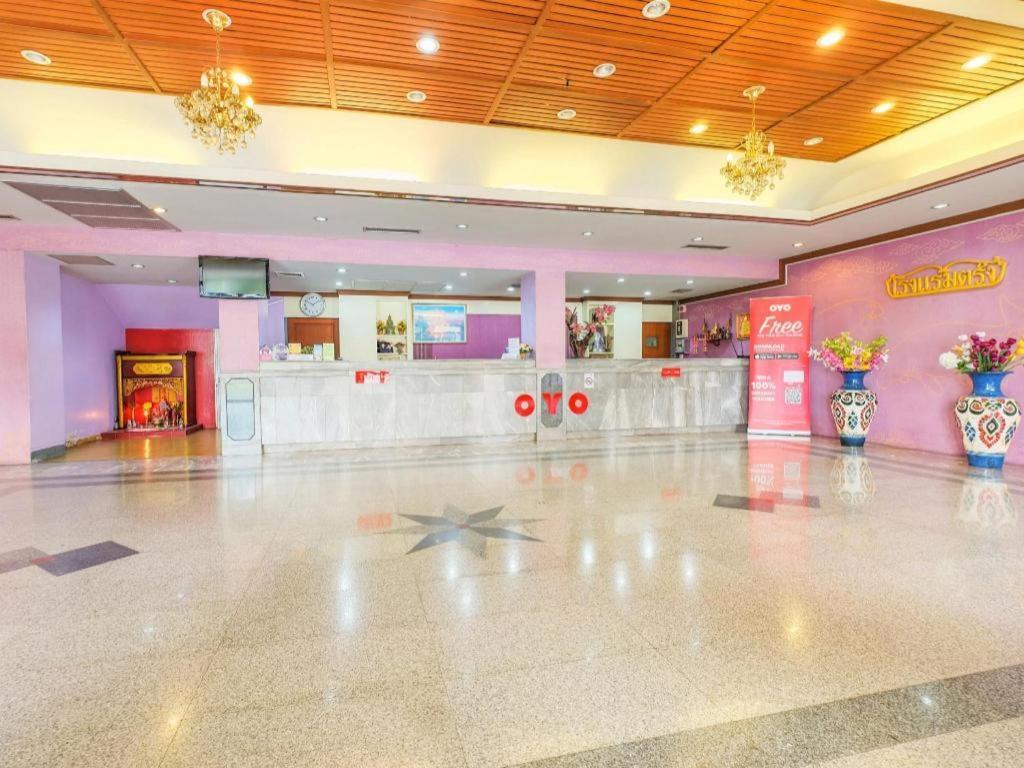 Oyo 565 Trang Hotel Εξωτερικό φωτογραφία